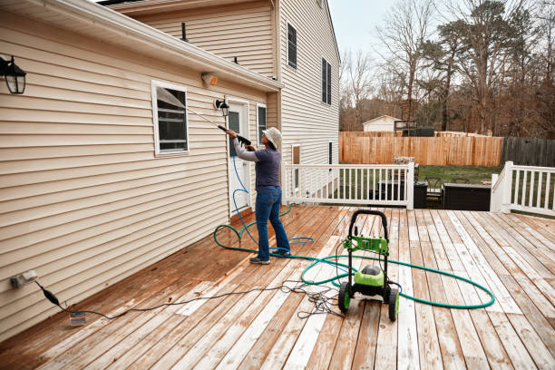 Best Deck Pressure Washing  in Gladstone, OR